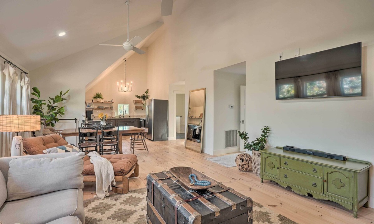 Eagle Rock Cottage | Peaceful Family Escape on Table Rock Lake!