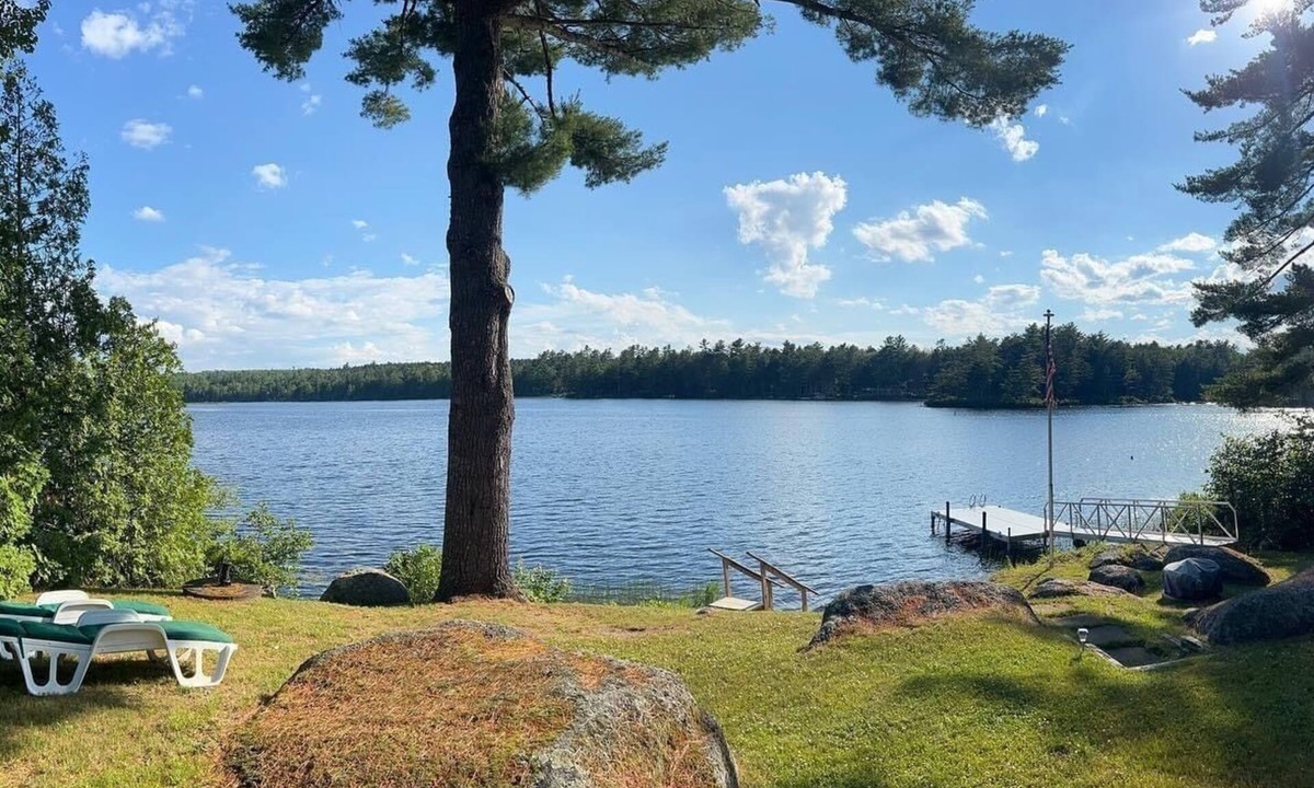 Orland House | Peaceful Waterfront Toddy Pond Retreat