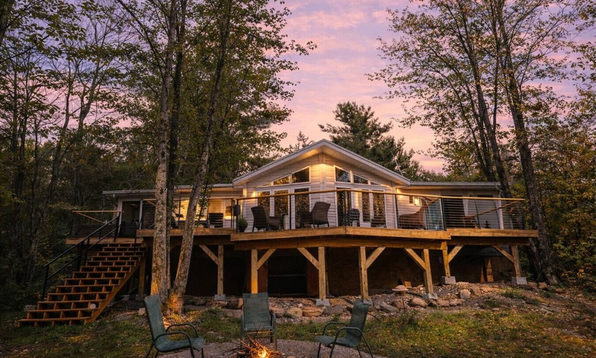 Rainy River District House | Peaceful Year-Round Lakefront Getaway Nickel Lake