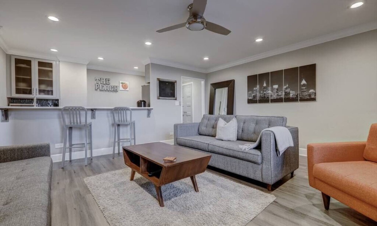 Downtown Atlanta Condo | Peachtree Center Condo in Downtown w/Balcony