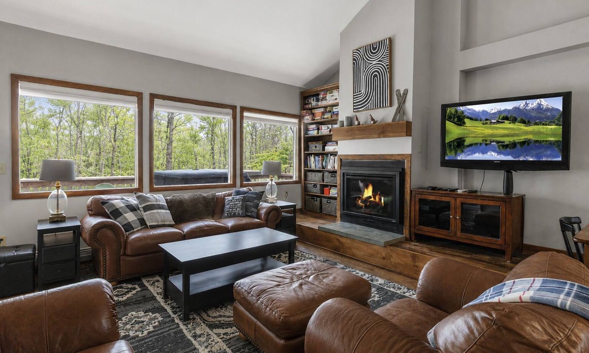 Ellicottville Apartment | Peak Convenience: Hot Tub, Walkable Resort Retreat