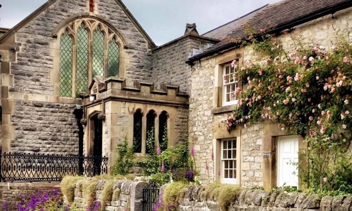 Chesterfield House | Peak District - 2 Beds - Sleeps 4 - Pet Friendly