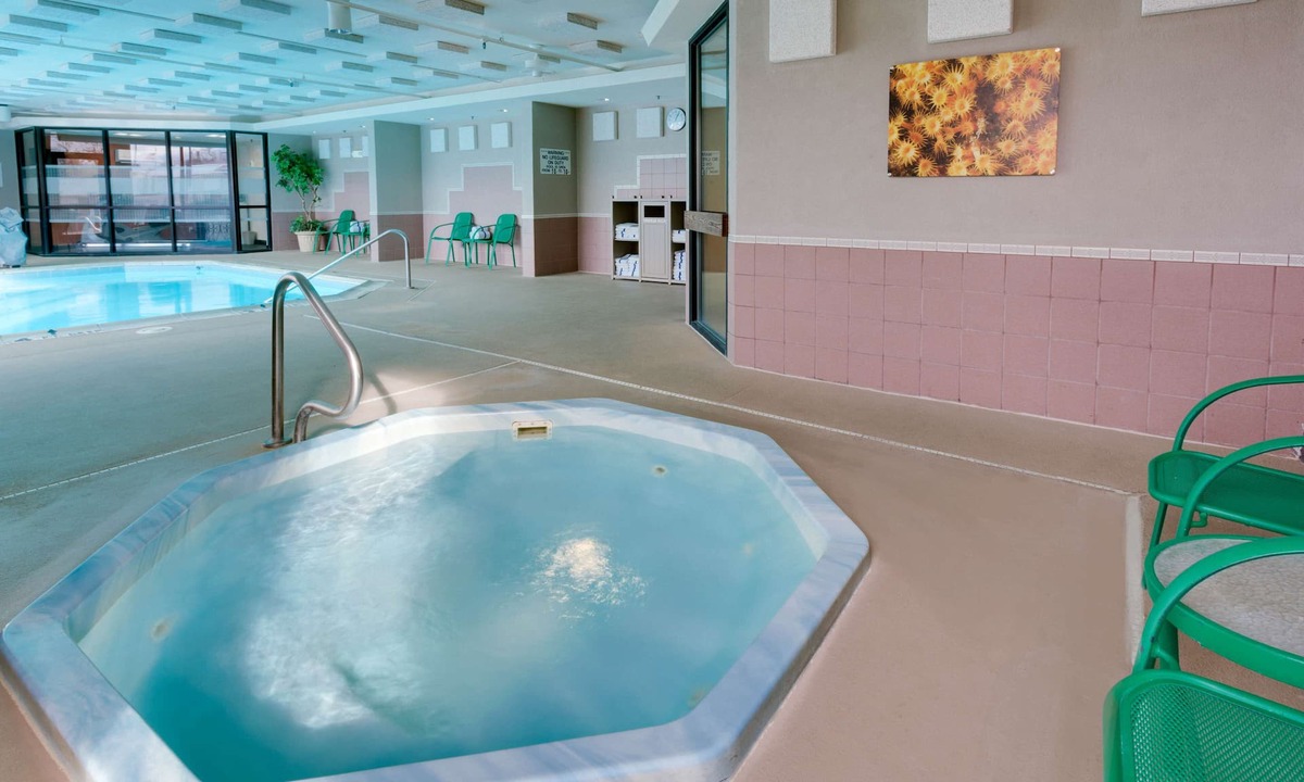 Miner Hotel | Pear Tree Inn Sikeston