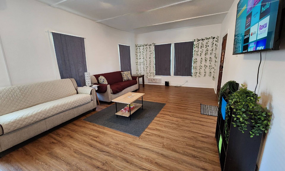 Del Mar House | Pearl on the Bay Downtown/Shoreline/McGee Beach/6 Points