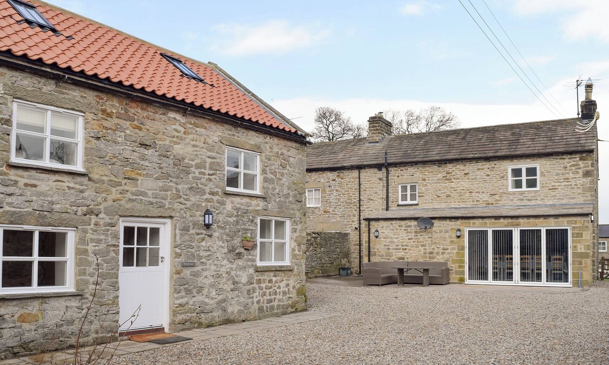 East Witton Cottage | Peartree Cottage & Granary