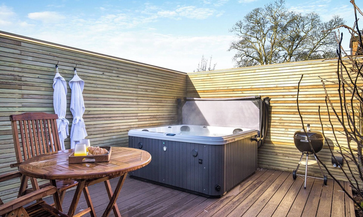 Northwich Cottage | Peartree Cottage - UK45496