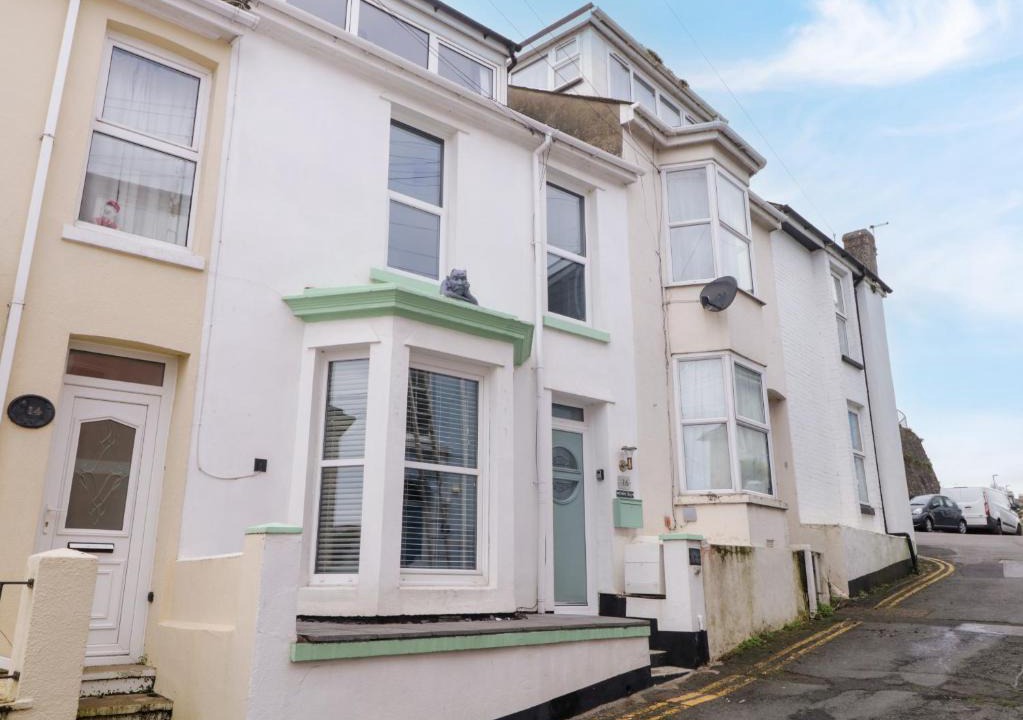 Brixham House | Pebble Bay
