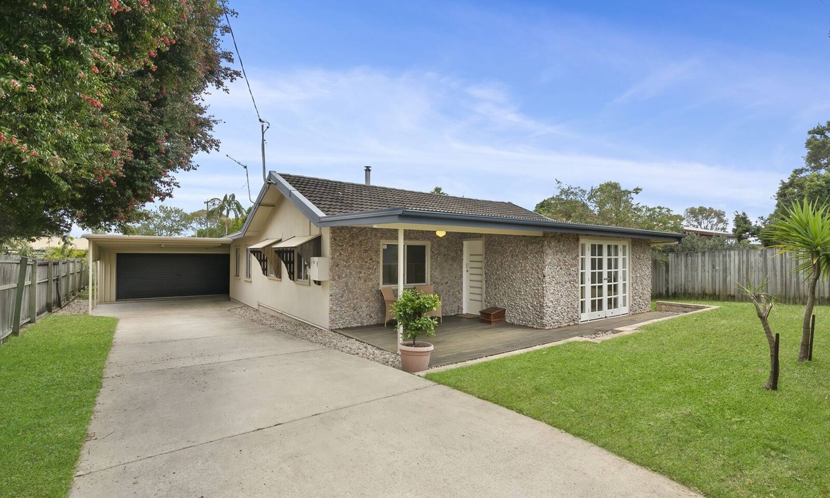 Beachmere House | PEBBLE COTTAGE