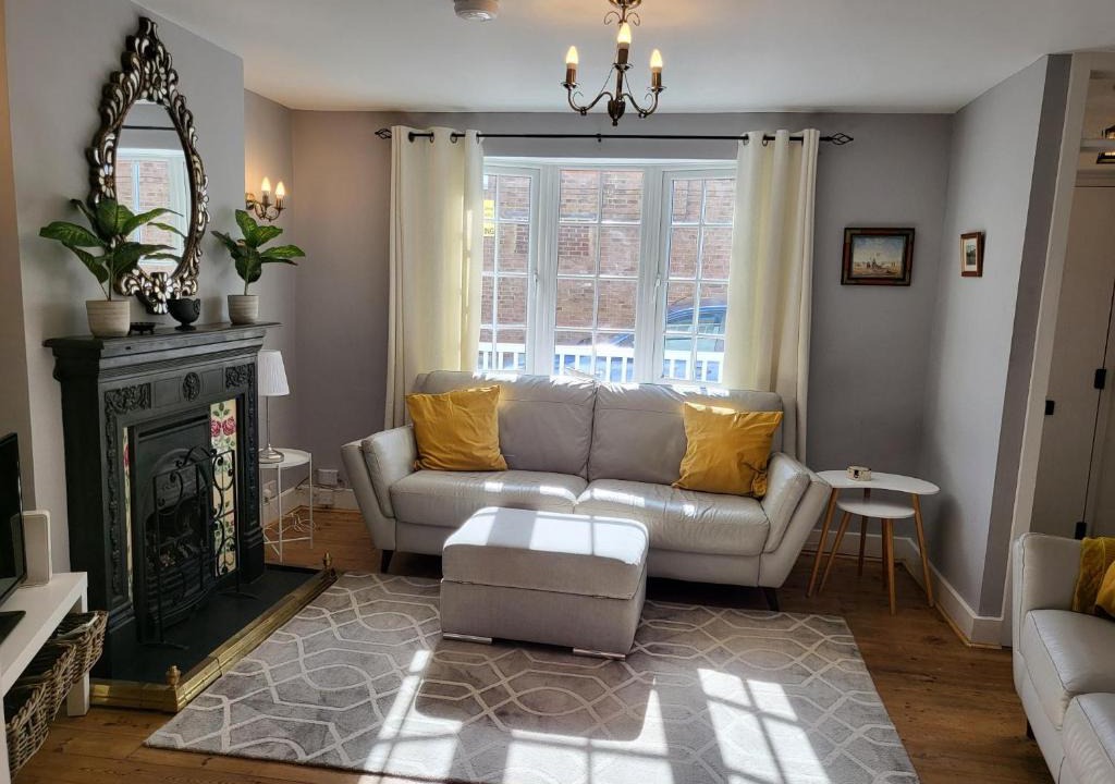 Worthing House | Pebble Cottage