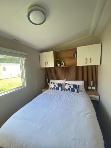 Lydd Resort | Pebbles Romney Sands