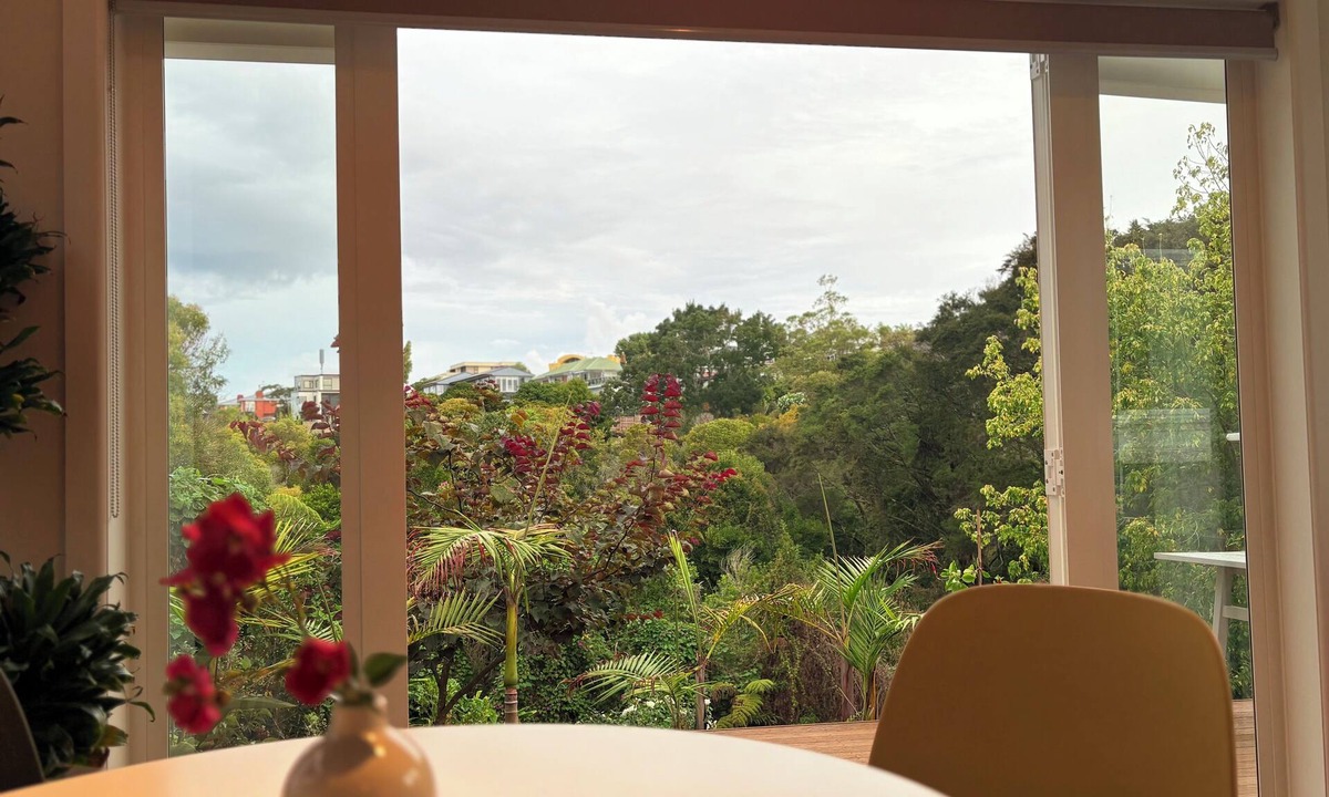 St. Heliers Apartment | Pecefuuite wth Bus