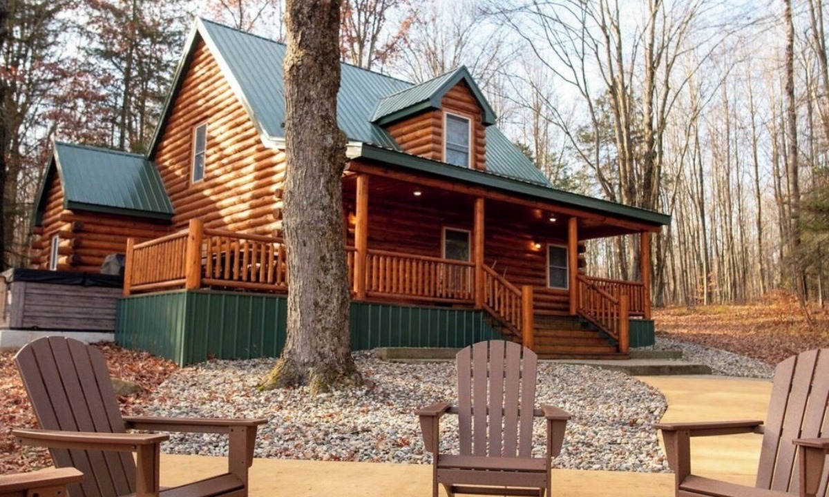 Paris Cabin | Peck's Lake Meemo's Farm
