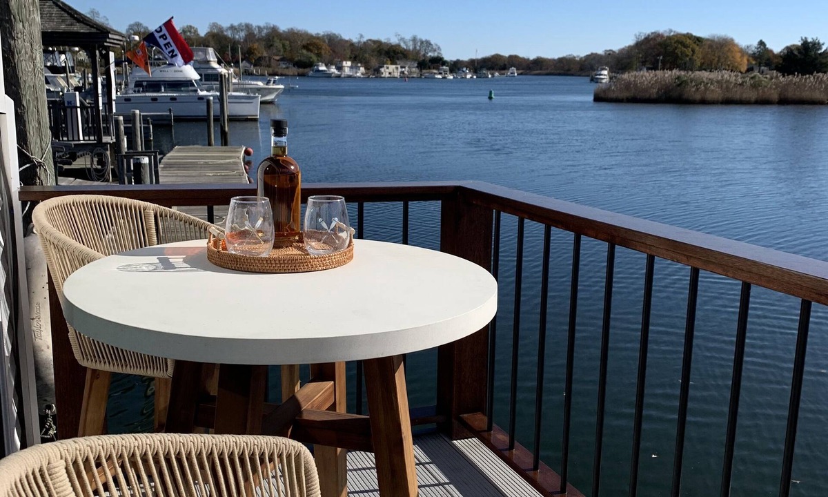 Riverhead Boat Rental | Peconic River Boatel