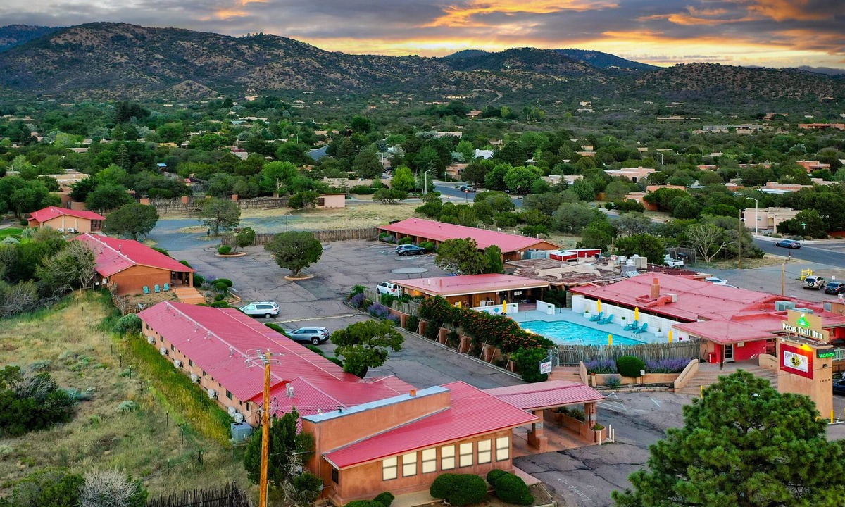 Santa Fe Hotel | Pecos Trail Inn