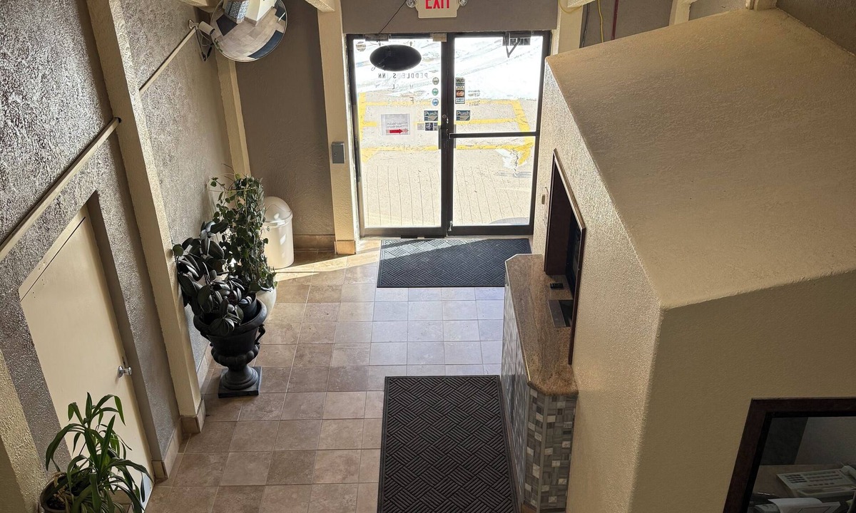 Ulysses Hotel | Peddlers Inn Motel