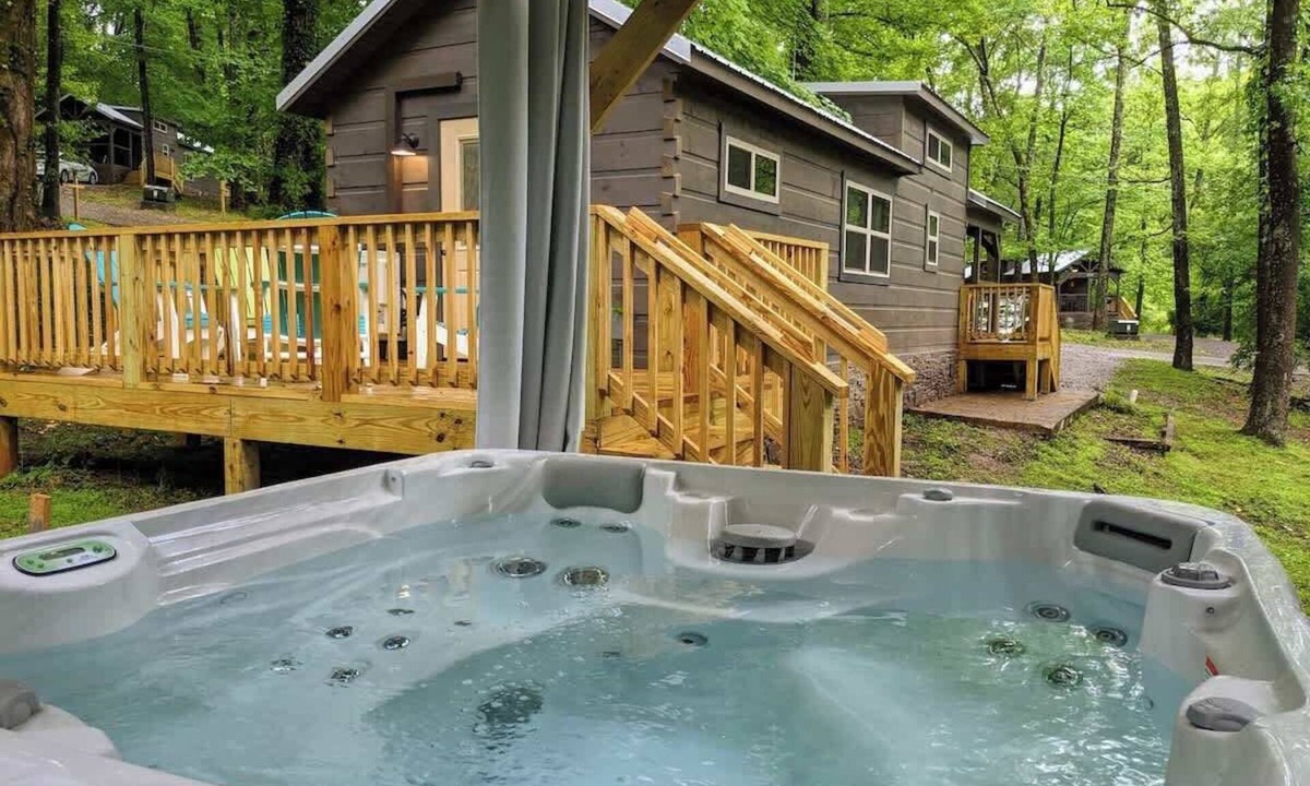 Chattanooga Cabin | Peggers luxury tiny cabin at Lookout - loaded