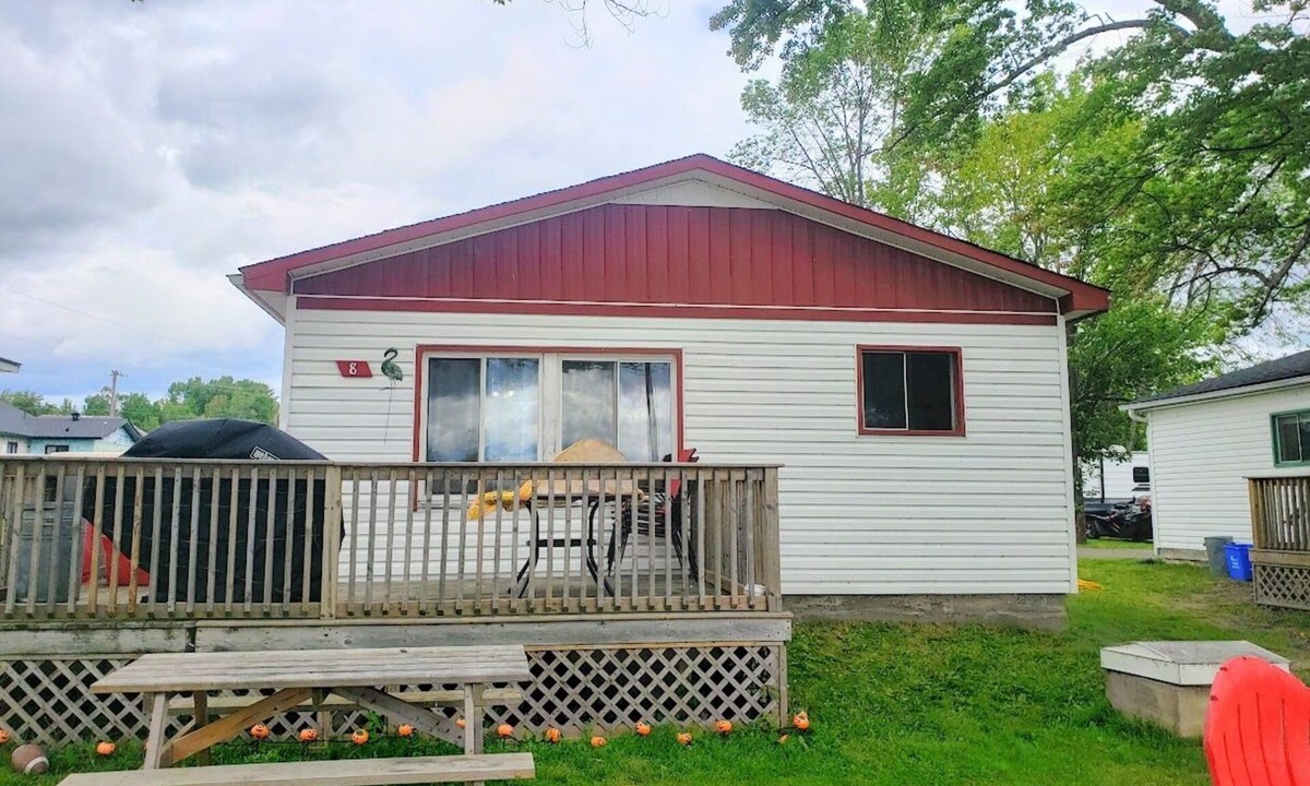 Lavigne Cottage | Pelican #8 Graceland Cottages