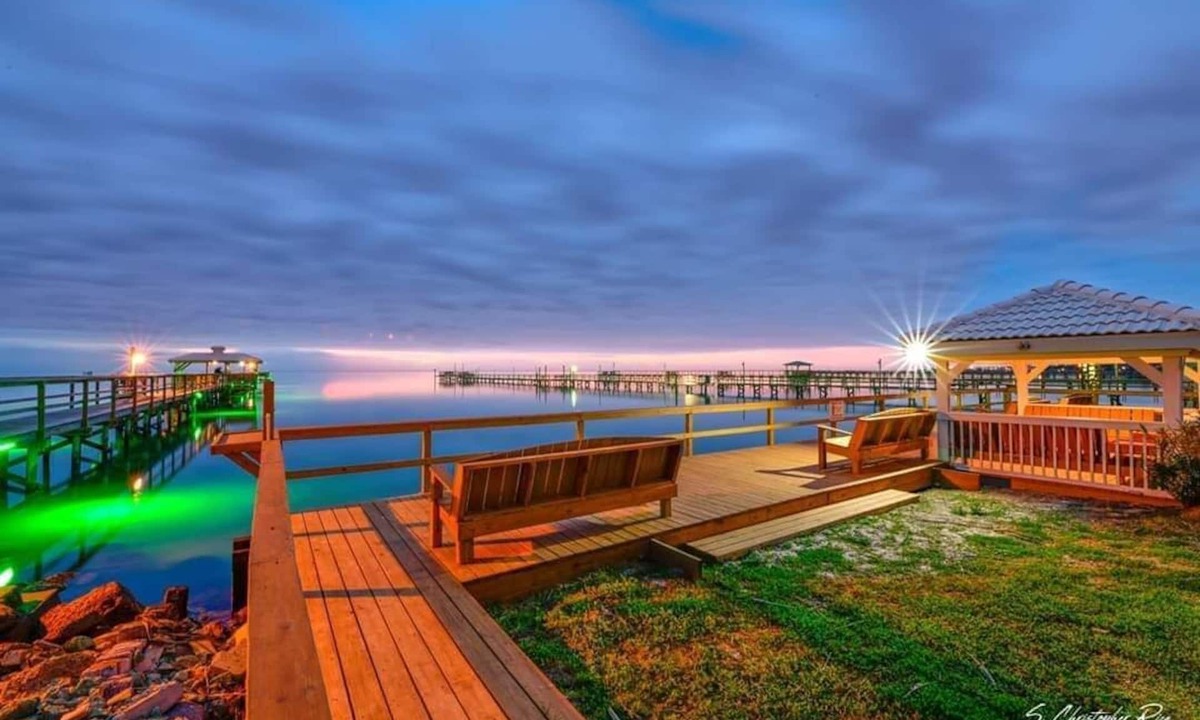 Fulton Hotel | Pelican Bay Resort