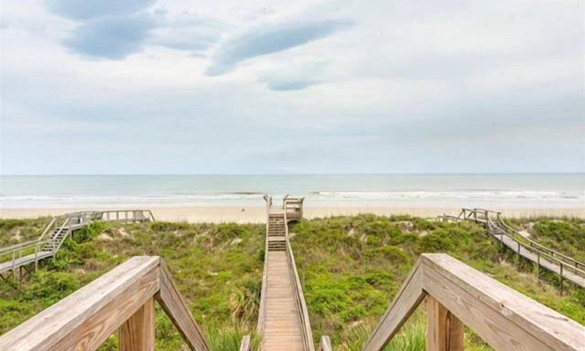 Crescent Beach Condo | Pelican Inlet B115