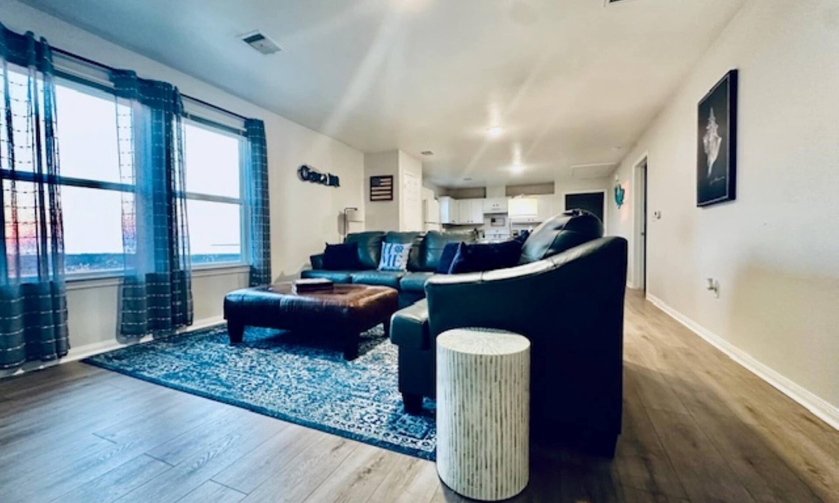 Gilchrist House | Pelican Pointe Home for 10
