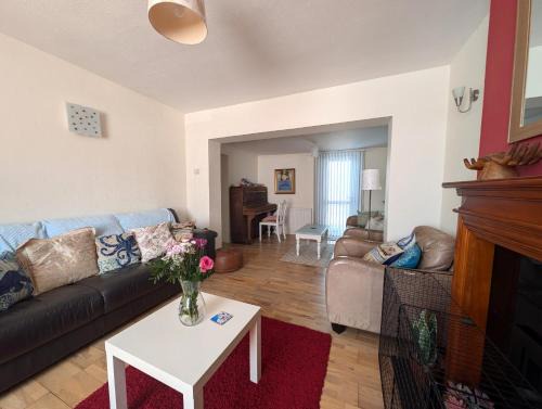 Shanklin House | Pembroke Villa