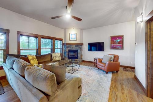 Dover Bay Apartment | Pend Oreille Hideaway