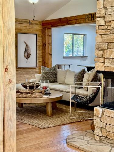 Conroe House | Pendelton Lodge - Country living in the Suburbs