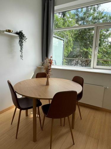 København NV Apartment | PENDING Queen Bedroom with Balcony in Shared Apartment