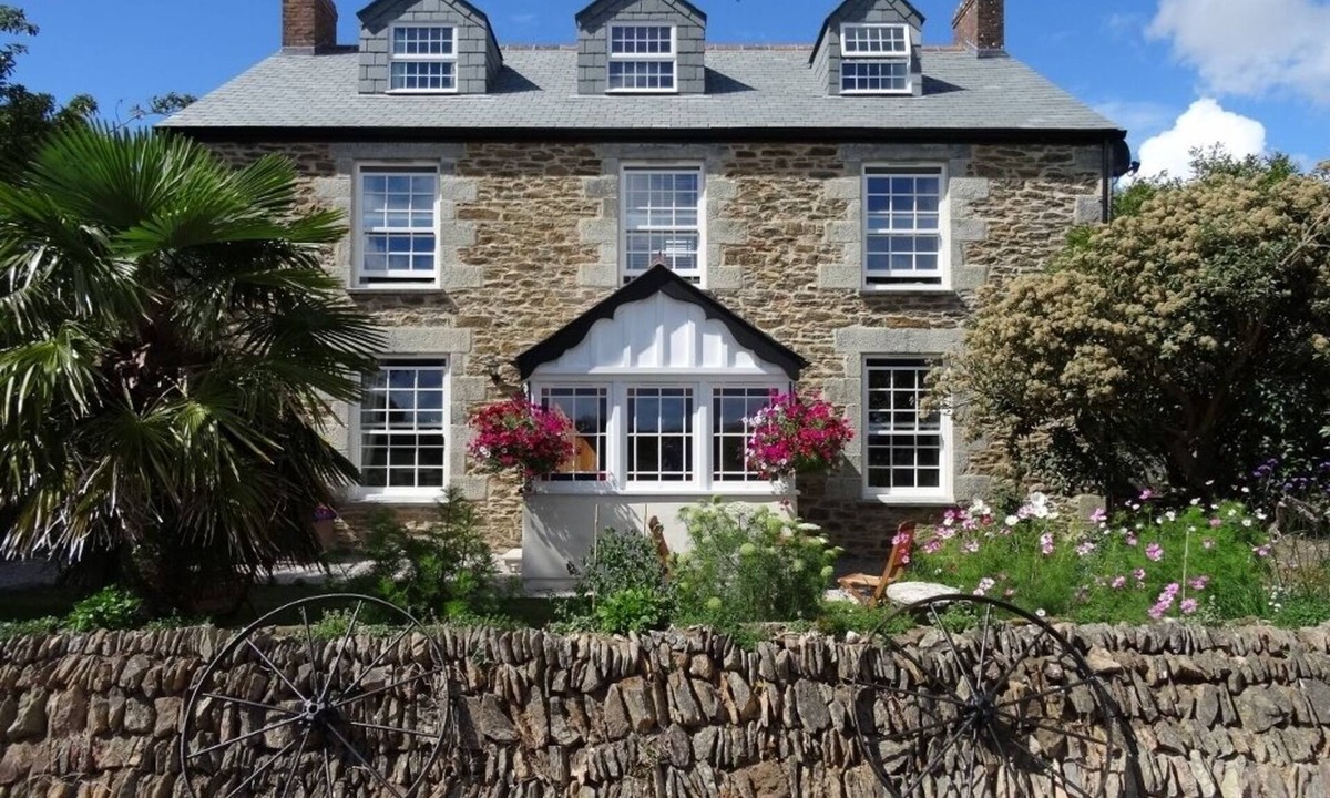 Trispen Bed & Breakfast | Pengelly Farmhouse B&B