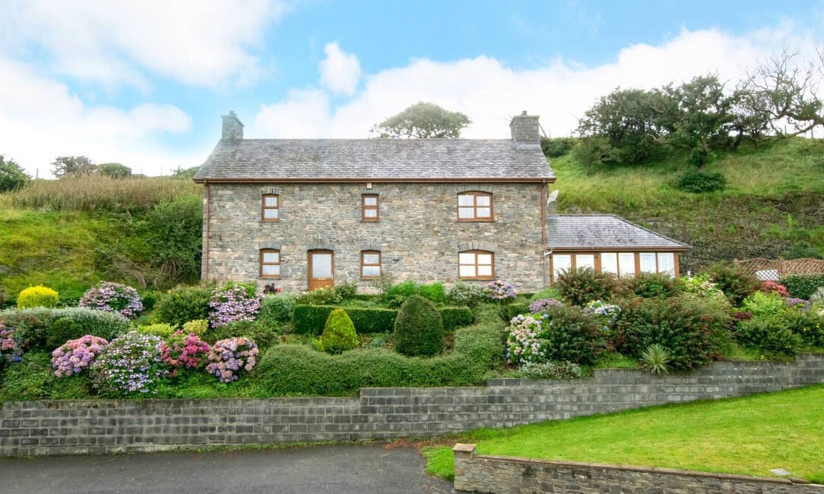 Aberystwyth House | Pengraigdraw in Aberystwyth