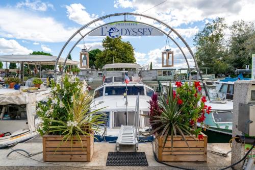 Bellegarde Boat Rental | Penichette Odyssey Croisieres