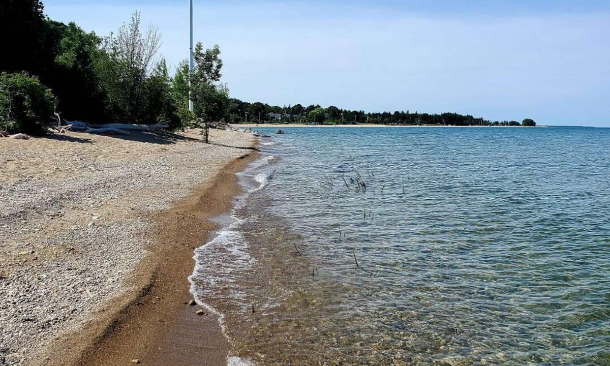 Colpoys Bay Hotel | Peninsula Motel