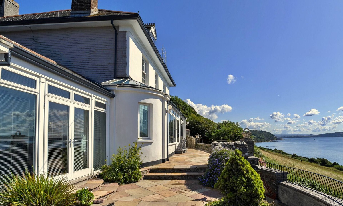 Kingsand House | Penley Villa
