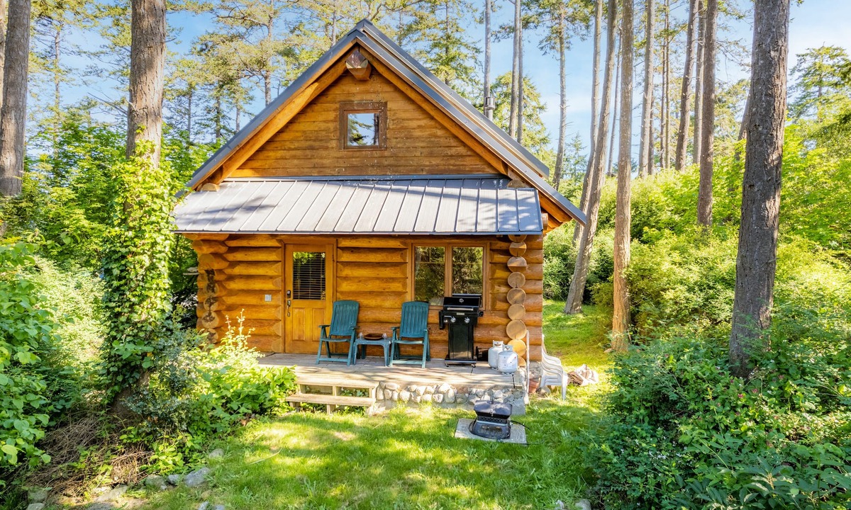 Oak Harbor Cabin | Penn Cove Overlook by AvantStay | Cabin w/Views