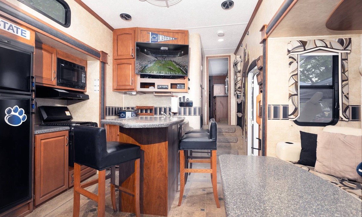 State College House | Penn State RV + Tailgate @ Beaver Stadium