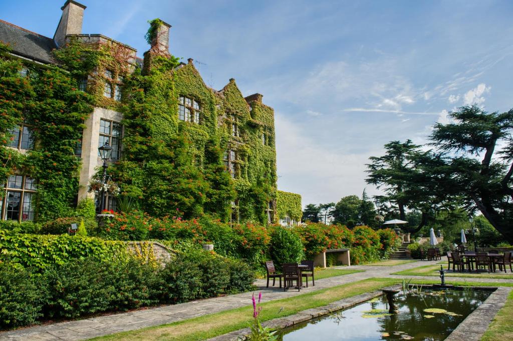 Bagshot Resort | Pennyhill Park Hotel and Spa