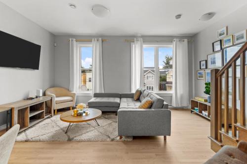 Downtown St. John's House | Pennywell Prestige 3BR 25BA Garage