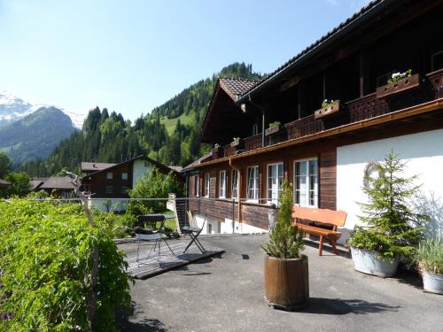 Lenk Hotel | Pension Alpina