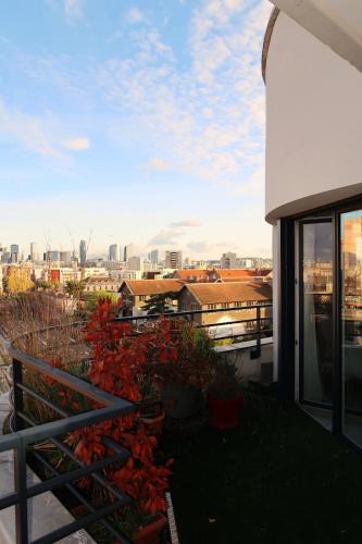 Petit-Colombes Apartment | Penthouse 100m2 with terrace & 360 view of La Défense