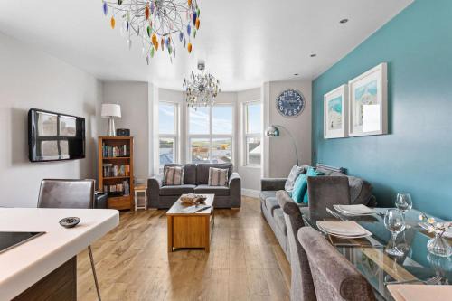 Torcross Apartment | Penthouse By The Sea, Wi-Fi, Sea View