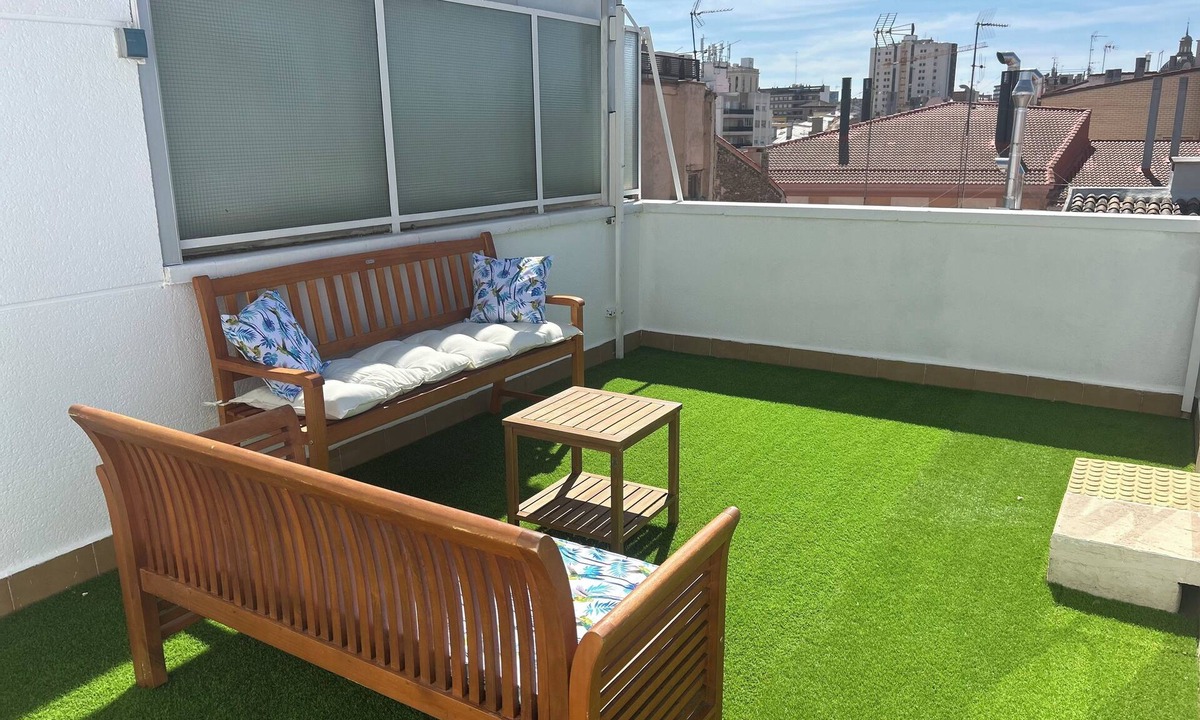 Zaragoza Apartment | Penthouse overlooking the Central Market. Parking option