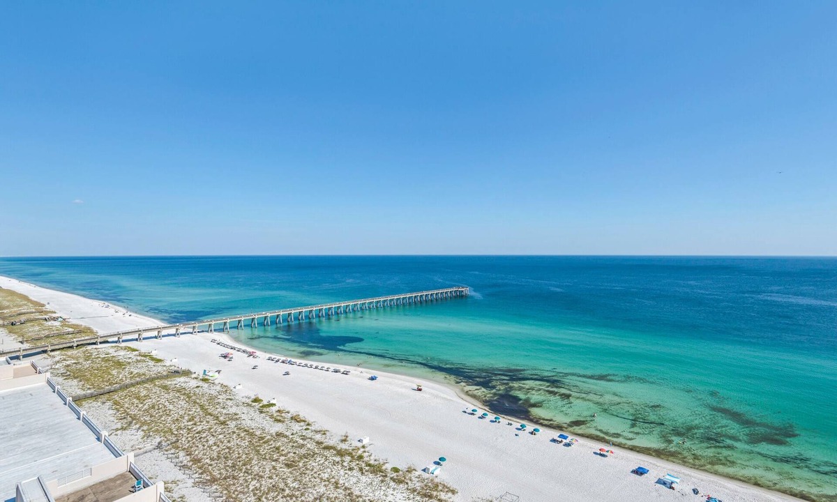 Navarre Beach Condo | PENTHOUSE - TOP FLOOR - BEACHFRONT & CHAIRS - POOL - BALCONY - GYM-NEW ELEVATORS