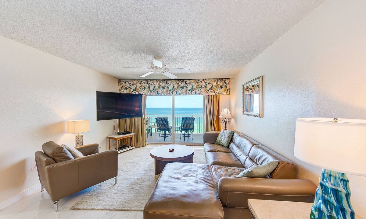 Redington Shores Condo | Penthouse View, Beachfront, Sleeps 10: 604