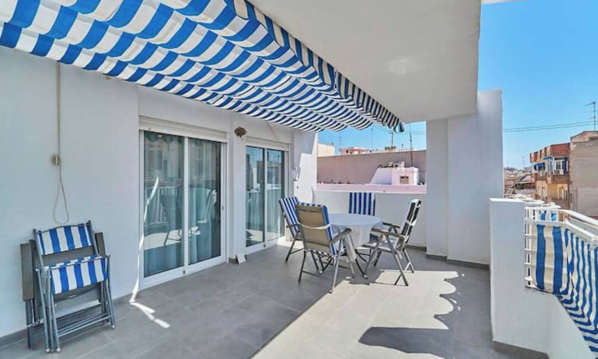 Campoamor Apartment | Penthouse with BBQ and terrace 23 m2 | king size bed