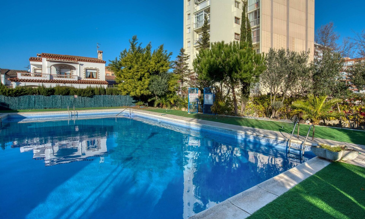 Platja d'Aro Apartment | Penthouse with Views with Access to Community Pool in the Bóvila Area