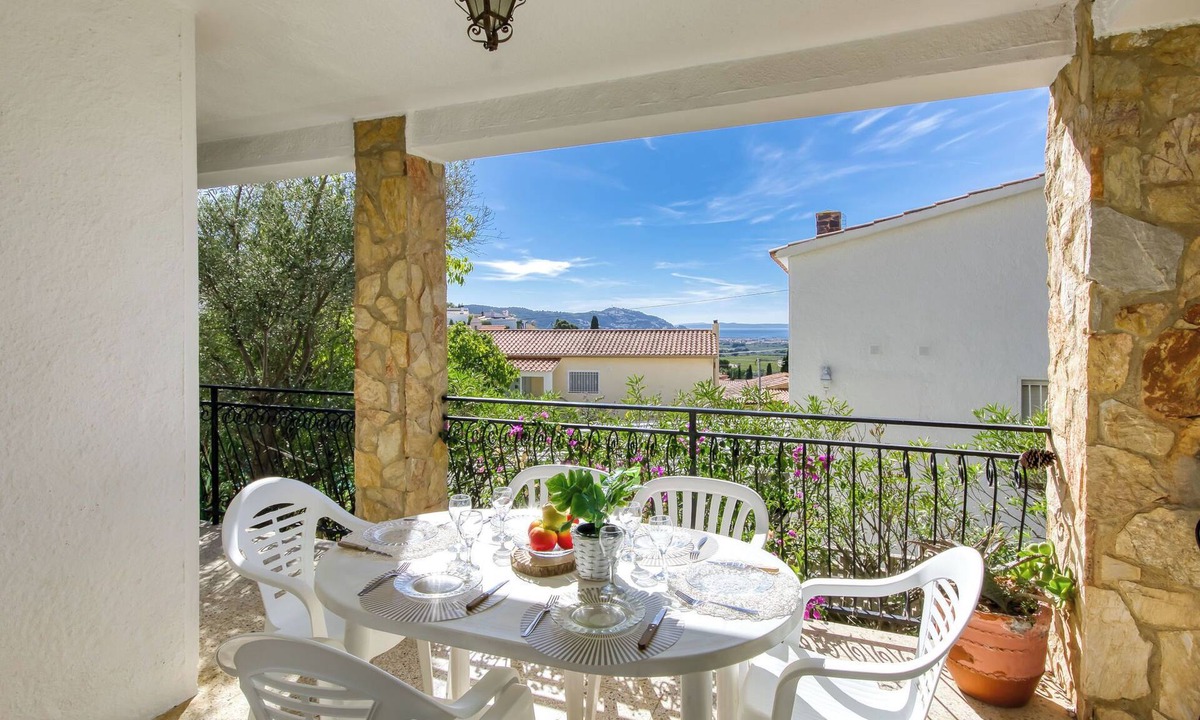 El Mas Fumats House | People I by Interhome