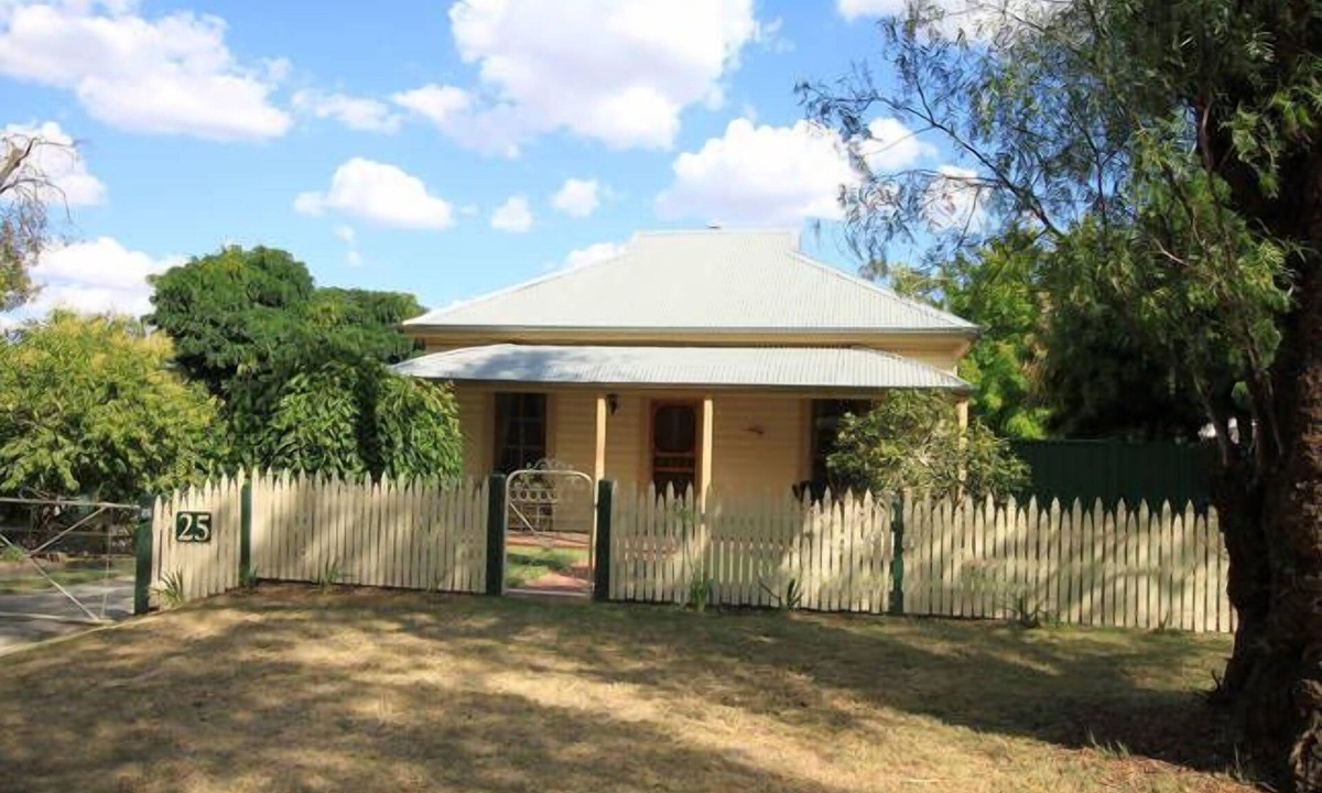 Echuca House | Peppercorn Cottage Echuca