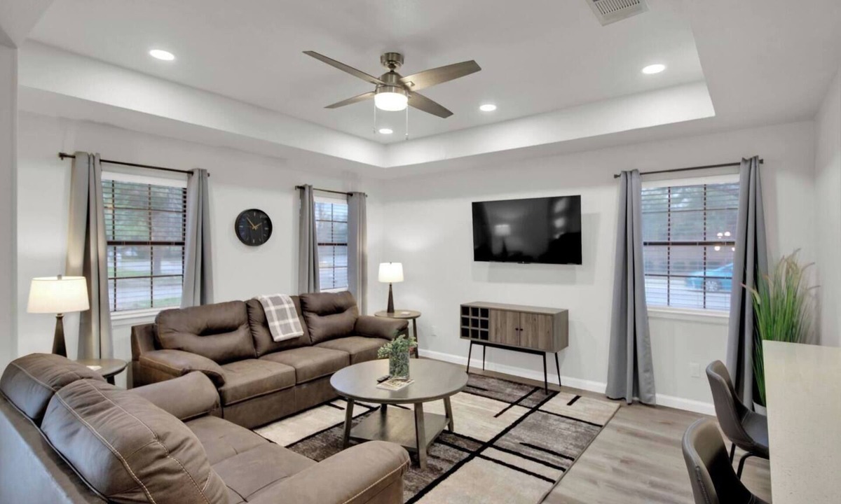 Taylor House | Peppercorn Orange in Taylor TX