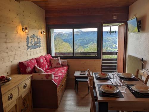 Murat-le-Quaire Apartment | Perce-neige