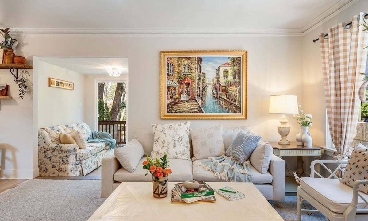 Lawton Park House | Perch - Brygger Cottage: Magnolia rambler & pet-friendly